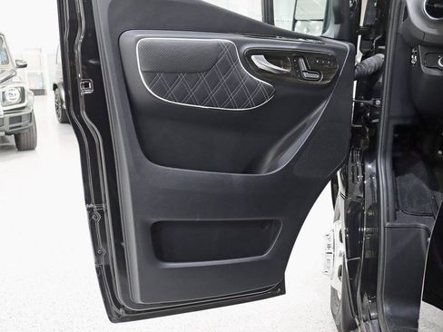 Used 2024 Mercedes-Benz Sprinter 3500 image 37