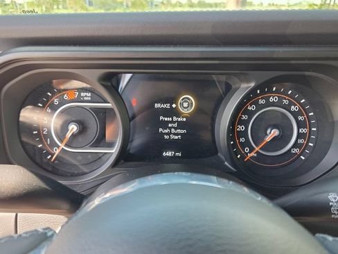 Used 2026 Jeep Wrangler Unlimited Sahara AWD/4WD image 22