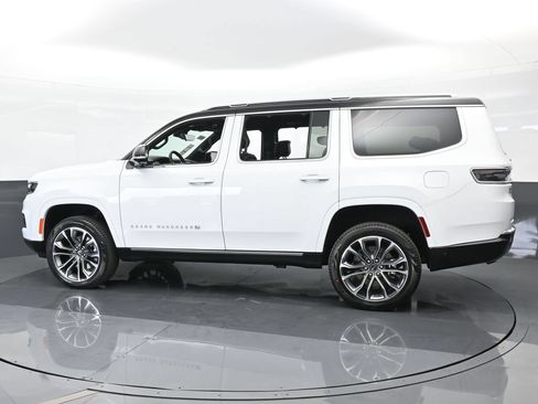 Used 2024 Jeep Grand Wagoneer Series III AWD/4WD image 3