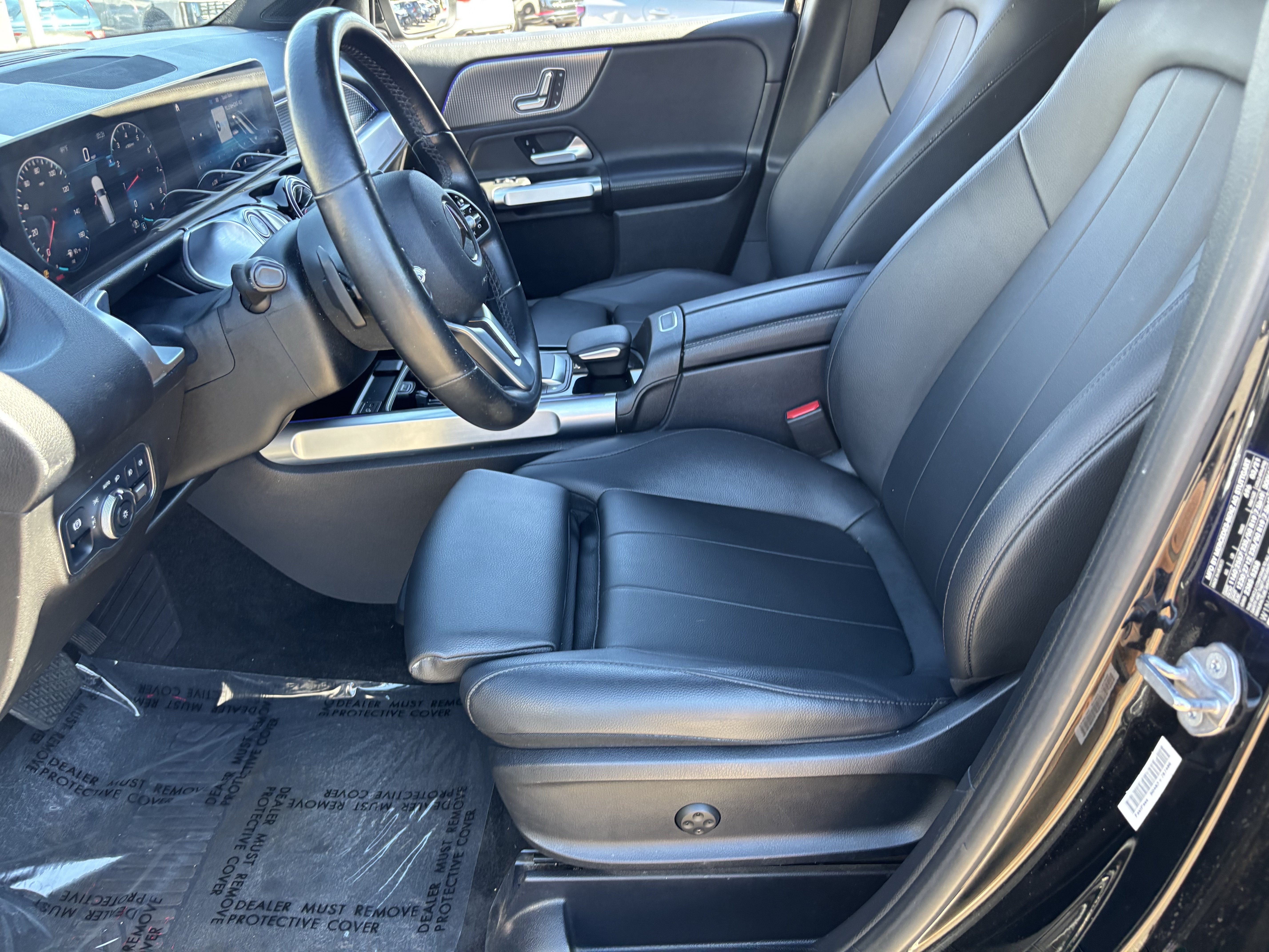 Used 2021 Mercedes-Benz GLB 250 4MATIC image 17