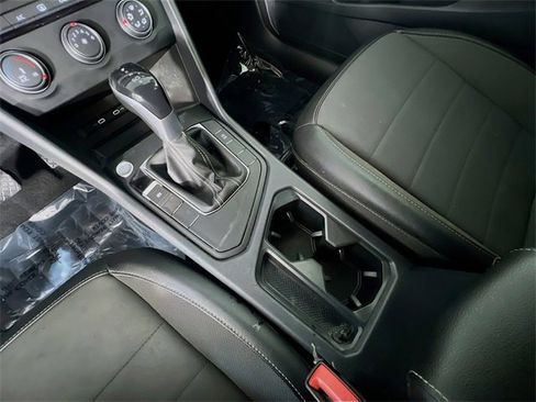 Used 2022 Volkswagen Taos SE image 24