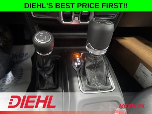 New 2026 Jeep Gladiator Sport AWD/4WD image 30