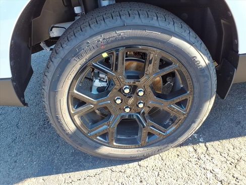 New 2025 Ford Maverick XLT w/ XLT Luxury Package image 7