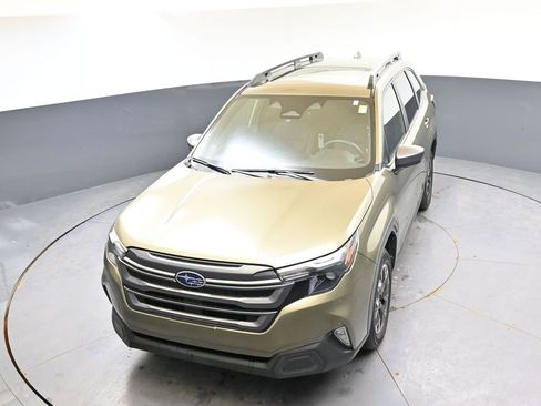 Certified 2025 Subaru Forester Premium AWD/4WD image 37