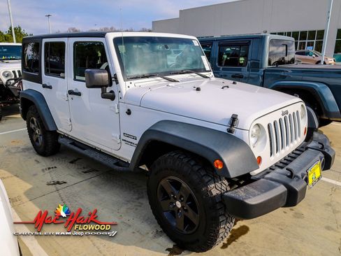 Used 2013 Jeep Wrangler Unlimited Sport image 2