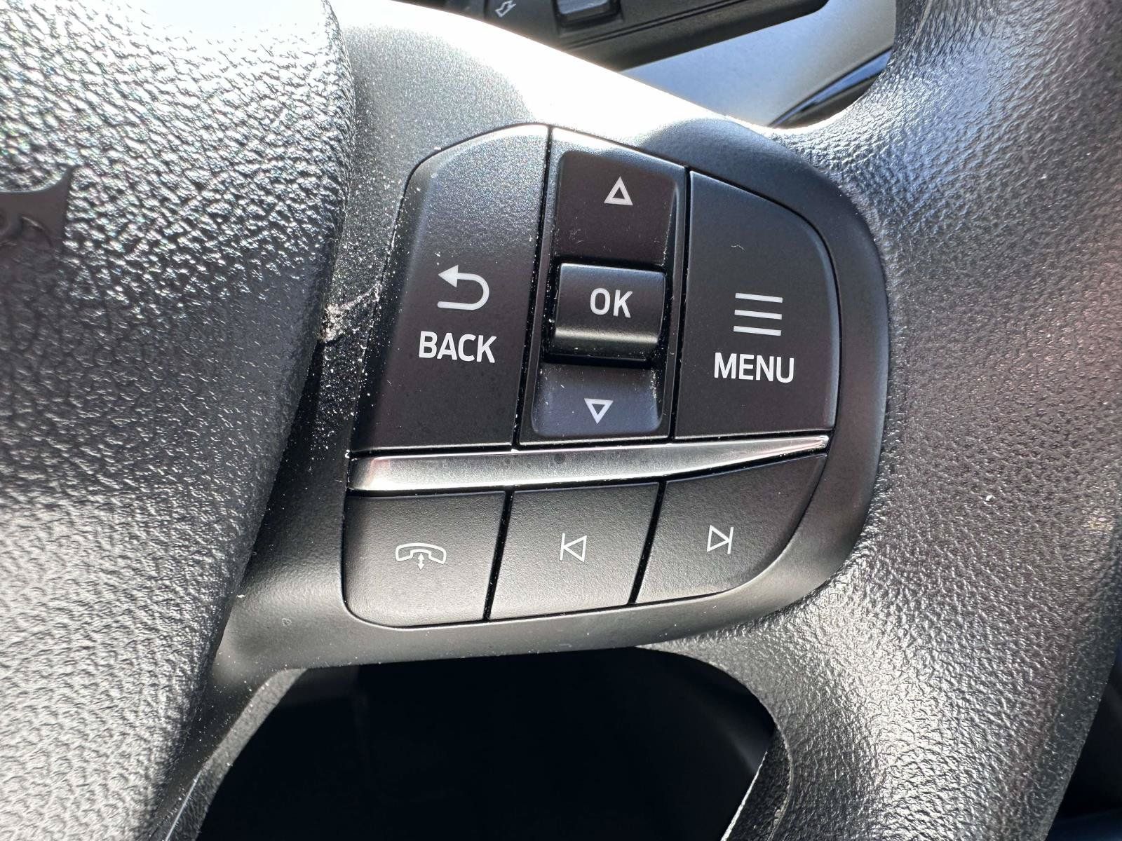 Used 2025 Ford Escape Active AWD/4WD image 18