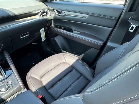 New 2025 MAZDA CX-5 Signature image 13