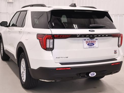 New 2027 Ford Explorer Active AWD/4WD image 7