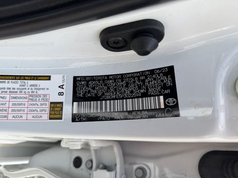 Used 2023 Toyota Corolla LE w/ Carpet Mat Package (TMS) FWD image 11