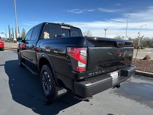 Used 2023 Nissan Titan PRO-4X w/ Pro-4x Convenience Package image 6