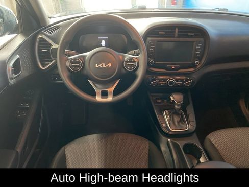 Used 2025 Kia Soul LX w/ LX Technology Package FWD image 14
