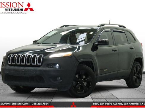 Used 2016 Jeep Cherokee Latitude AWD/4WD image 1