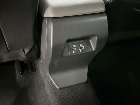 Used 2024 Subaru Crosstrek 2.0i Premium image 28