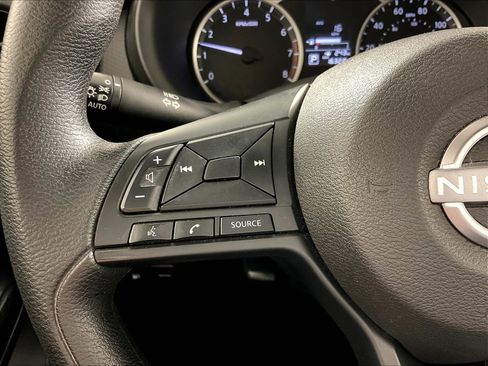 Used 2024 Nissan Kicks S FWD image 12