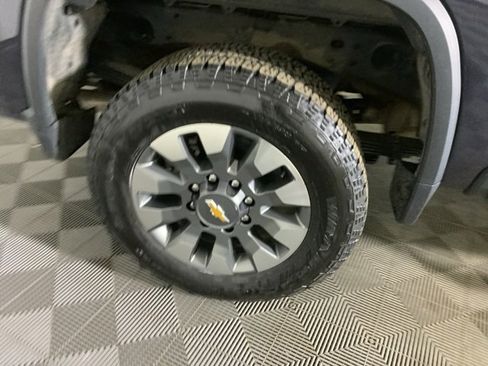 Used 2024 Chevrolet Silverado 2500 Custom w/ Custom Value Package image 40
