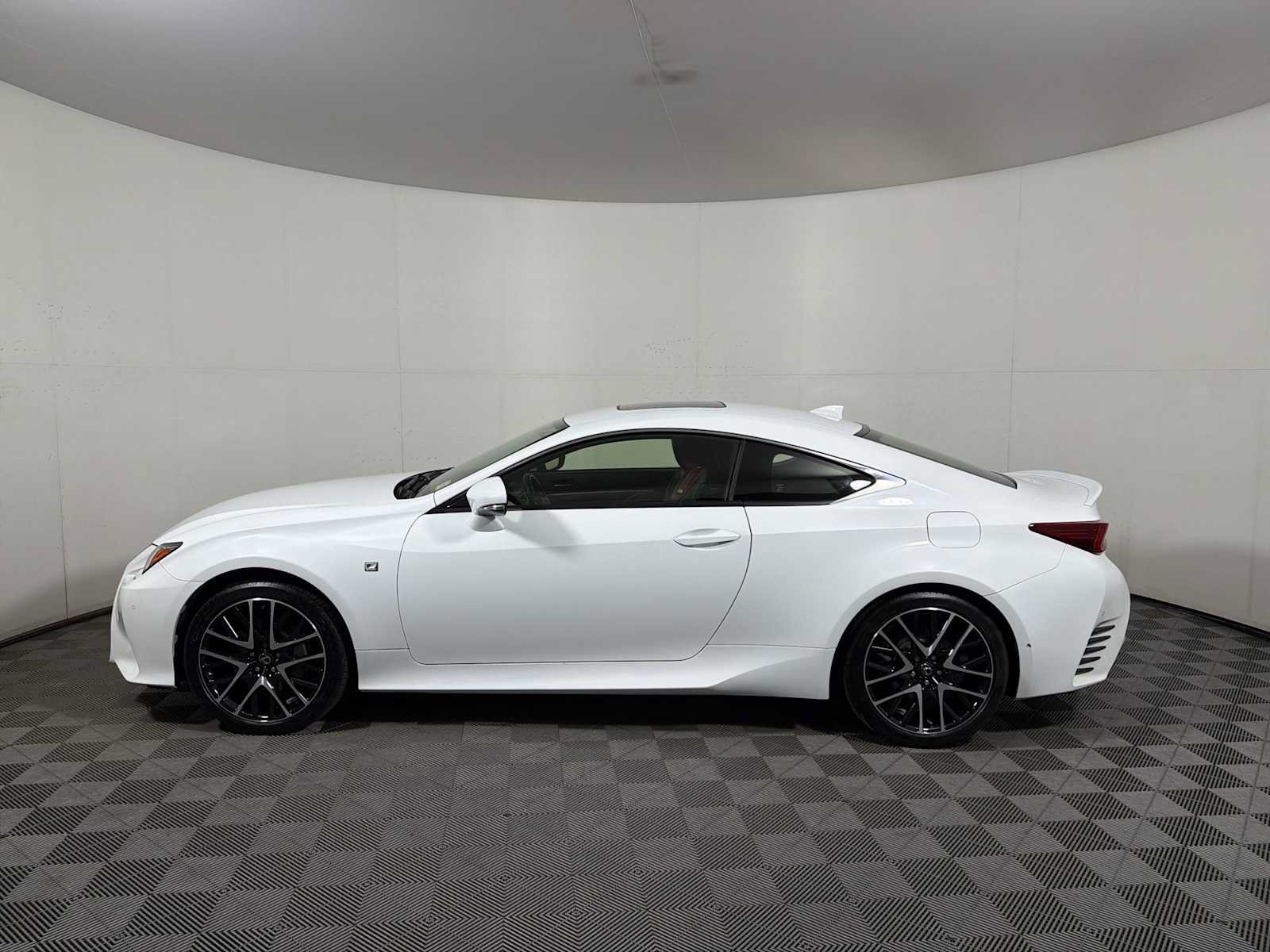 Used 2017 Lexus RC 300 F Sport AWD/4WD image 4