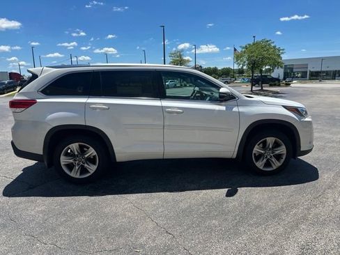 Used 2017 Toyota Highlander Limited AWD/4WD image 2