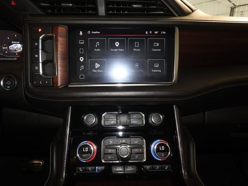 Used 2024 GMC Yukon XL Denali Ultimate AWD/4WD image 19