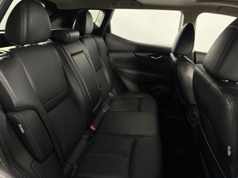 Used 2022 Nissan Rogue Sport SL w/ Premium Package FWD image 18