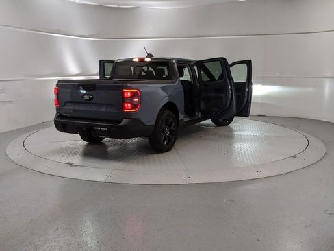 New 2025 Ford Maverick Lariat w/ Black Appearance Package image 9