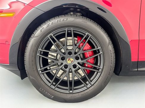 Used 2025 Porsche Cayenne GTS image 35