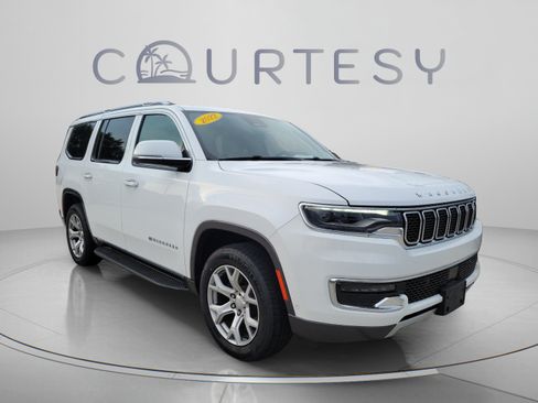 Used 2022 Jeep Wagoneer Series II AWD/4WD image 4