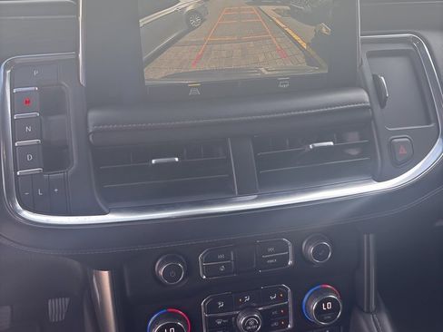 Used 2022 Chevrolet Suburban Z71 image 29