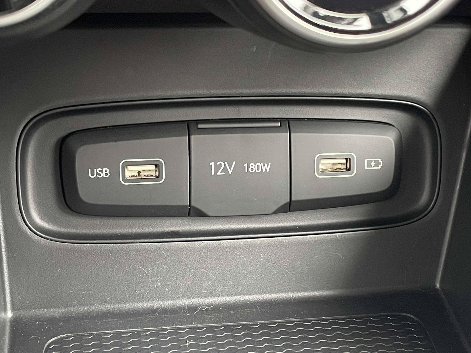 Certified 2022 Hyundai Venue SEL w/ Cargo Package FWD image 21