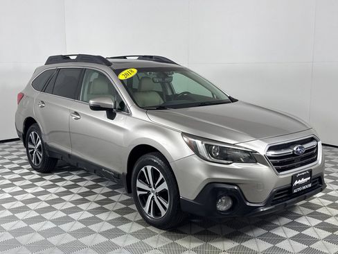 Used 2018 Subaru Outback 2.5i Limited image 3