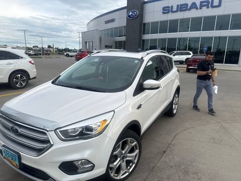Used 2017 Ford Escape Titanium w/ Equipment Group 301A AWD/4WD image 8