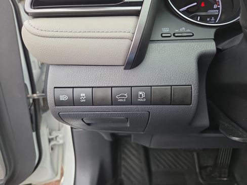 Certified 2019 Toyota Camry XLE w/ Navigation Package FWD image 24