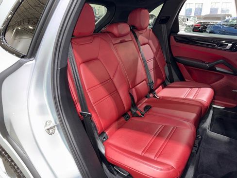 Used 2020 Porsche Cayenne image 62