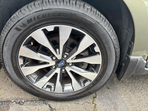 Used 2017 Subaru Outback 2.5i Limited image 47