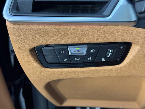 Used 2022 BMW M440i Coupe w/ Premium Package image 17