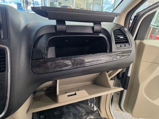 Used 2016 Dodge Grand Caravan SE w/ Quick Order Package 29E SE FWD image 19