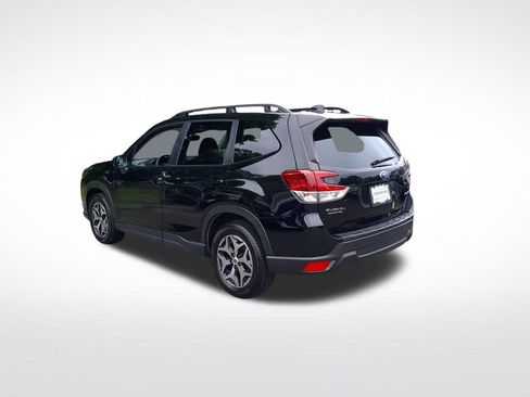 Used 2023 Subaru Forester Premium AWD/4WD image 6