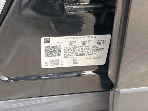 Used 2025 Cadillac XT4 Premium Luxury FWD image 33