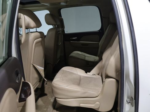 Used 2011 GMC Yukon XL Denali AWD/4WD image 18