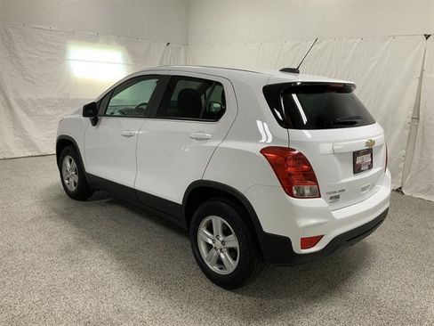 Used 2021 Chevrolet Trax LS w/ Tint and Cruise Package AWD/4WD image 8