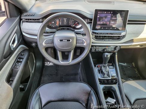 Used 2023 Jeep Compass Latitude AWD/4WD image 13