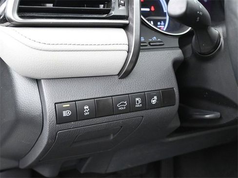 Used 2023 Toyota Camry XLE image 21