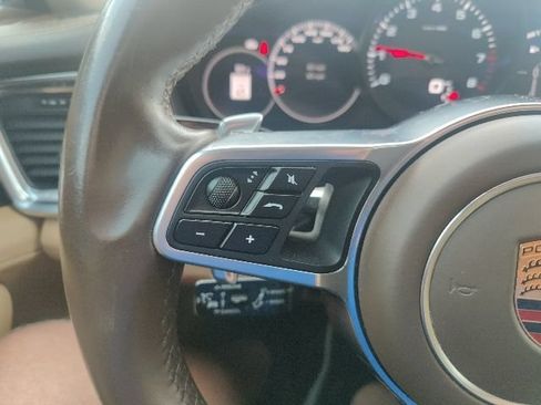 Used 2017 Porsche Panamera 4 AWD/4WD image 28