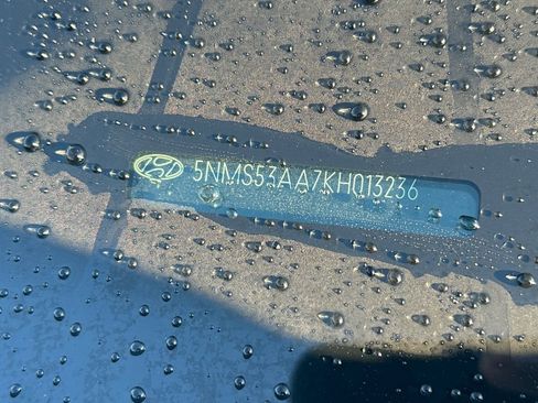 Used 2019 Hyundai Santa Fe FWD image 2