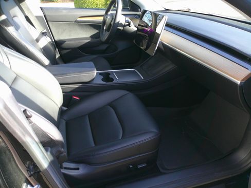 Used 2022 Tesla Model 3 image 35