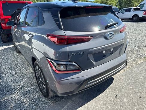 Used 2023 Hyundai Kona SE w/ Cargo Package FWD image 4