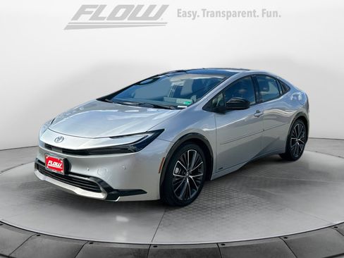Used 2025 Toyota Prius Limited w/ Limited Premium Package AWD/4WD image 4
