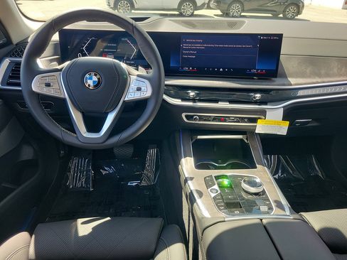 Used 2026 BMW X7 xDrive40i AWD/4WD image 12