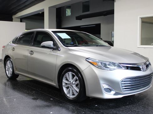 Used 2014 Toyota Avalon XLE FWD image 1