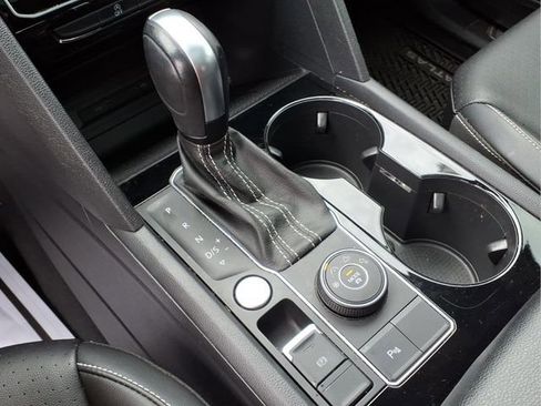 Used 2022 Volkswagen Atlas SEL R-Line image 8