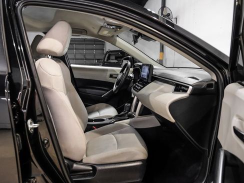 Used 2023 Toyota Corolla Cross L FWD image 29